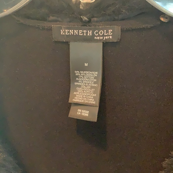 Black v neck fur collar (removable) - Picture 3 of 4